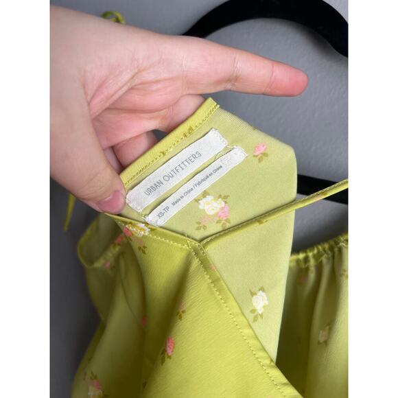 Urban Outfitters Women’s Sleeveless Green Floral Tank Tie Strap Size Small - Picture 6 of 7
